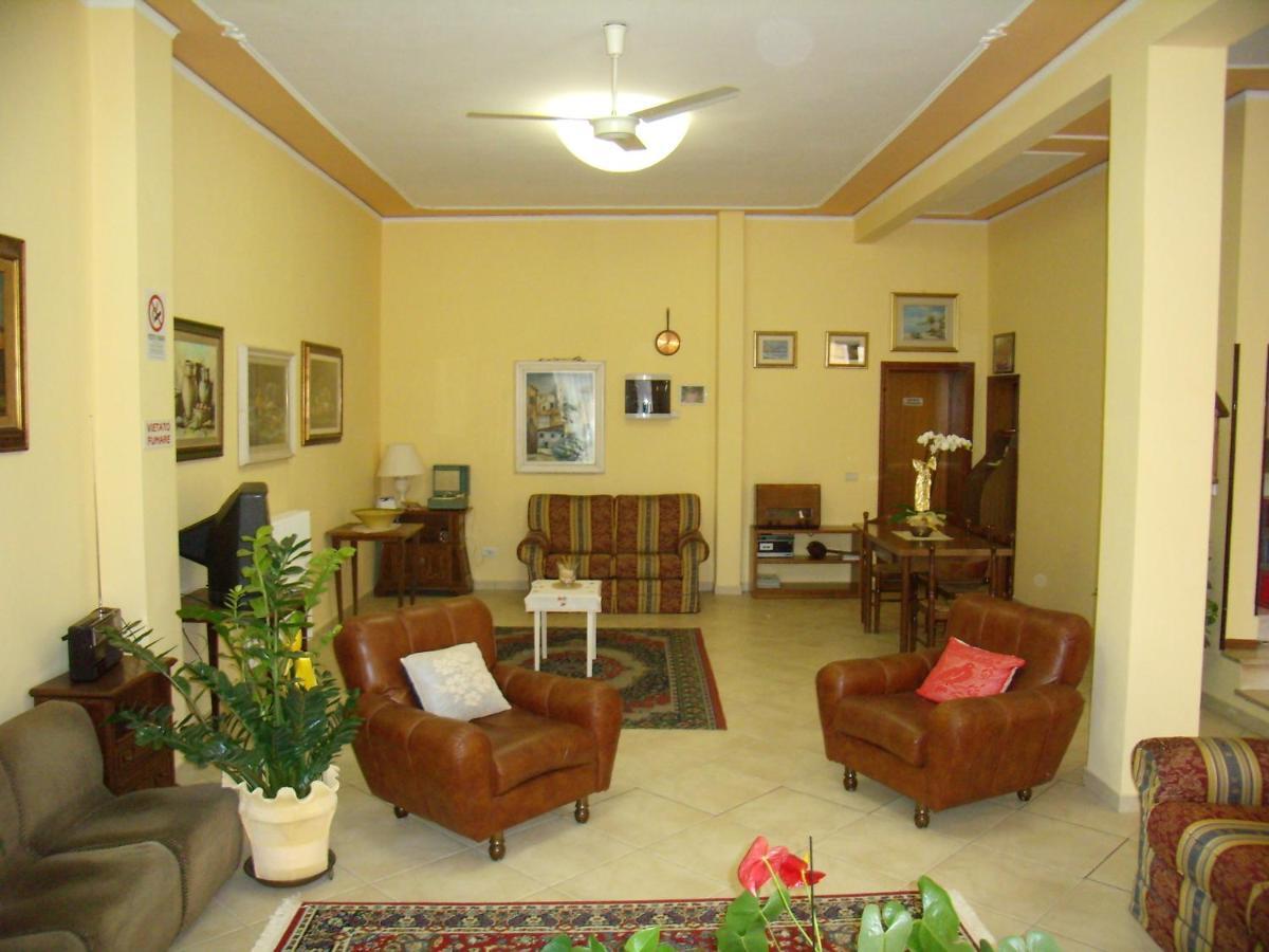 Verena Dependance Savoia & Campana Montecatini Terme Luaran gambar